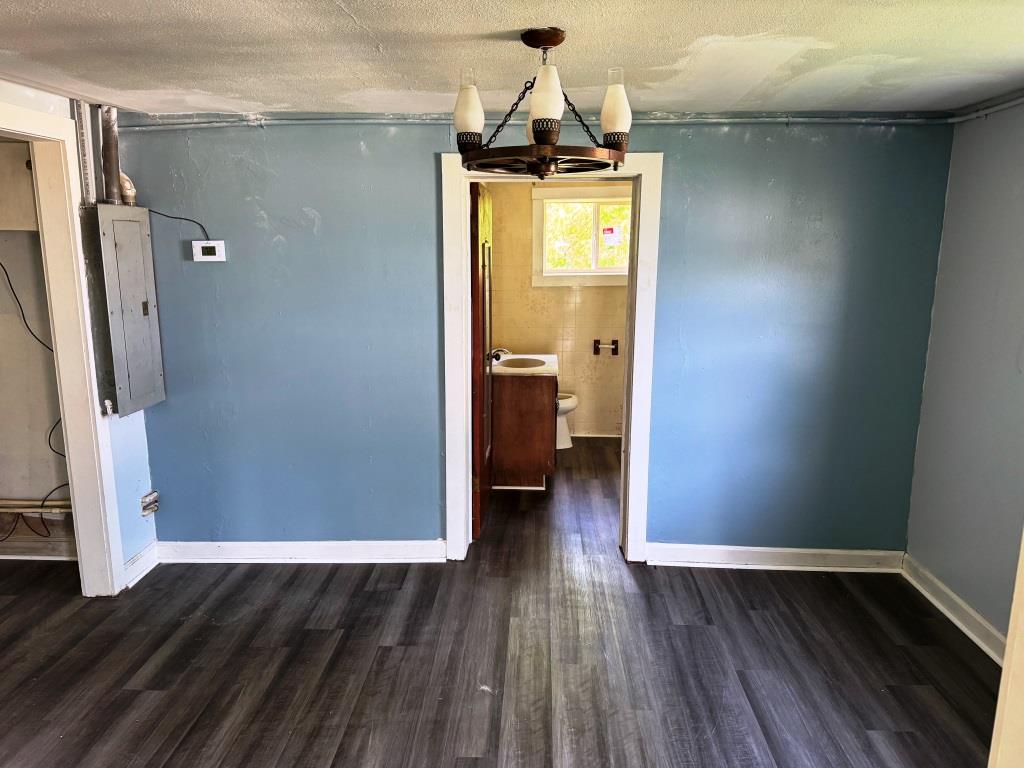 Property image 7 / 8