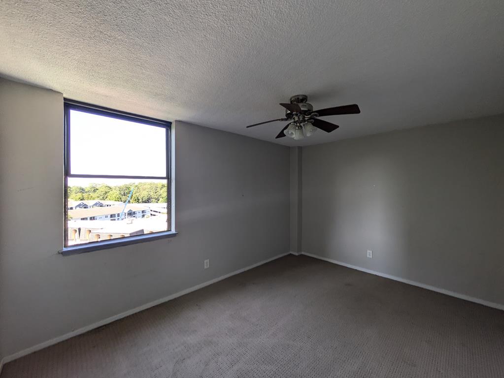 Property image 11 / 12