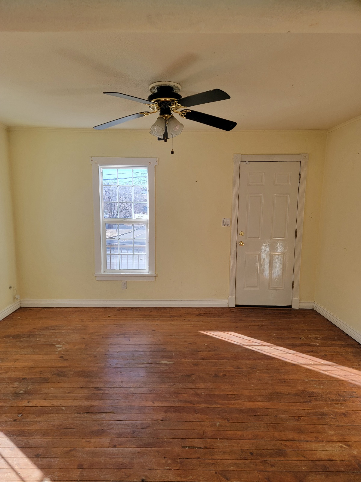 Property image 2 / 13