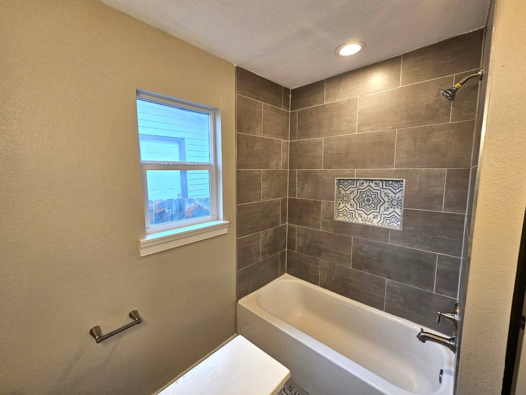 Property image 13 / 24