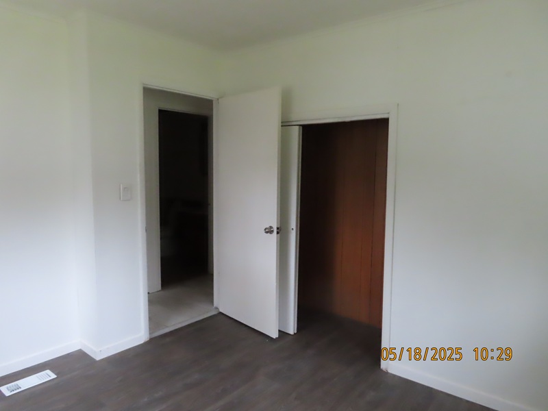 Property image 6 / 8