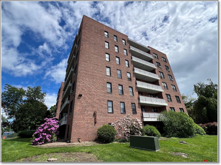 Property image 1 / 9