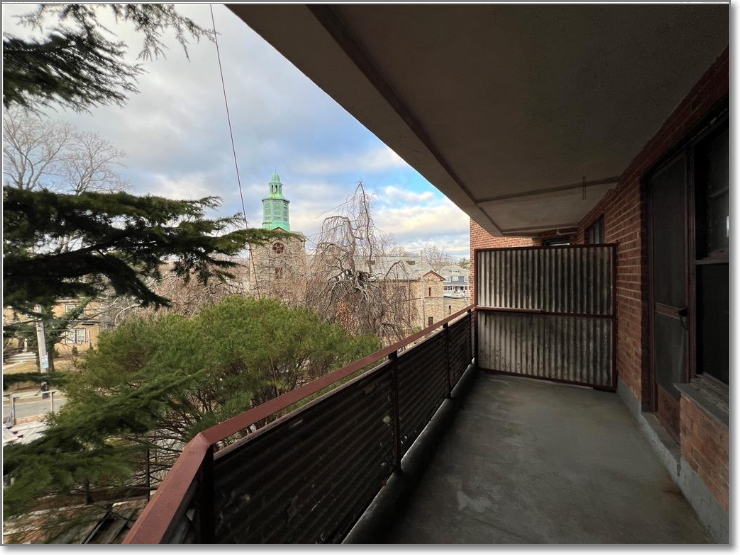 Property image 4 / 9