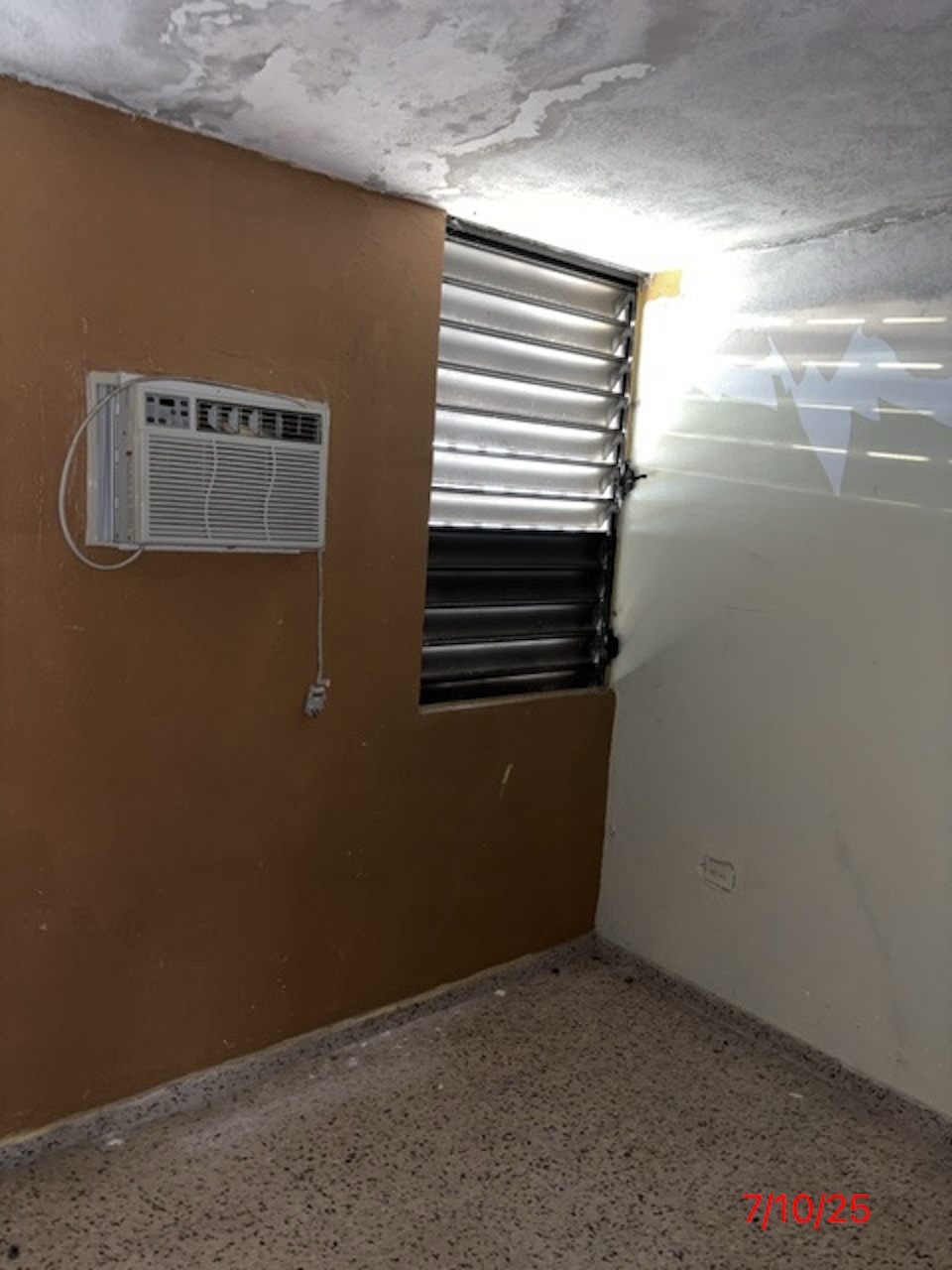 Property image 5 / 12