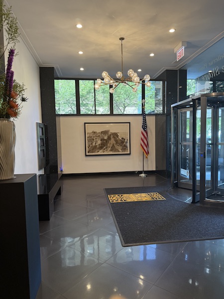 Property image 2 / 11