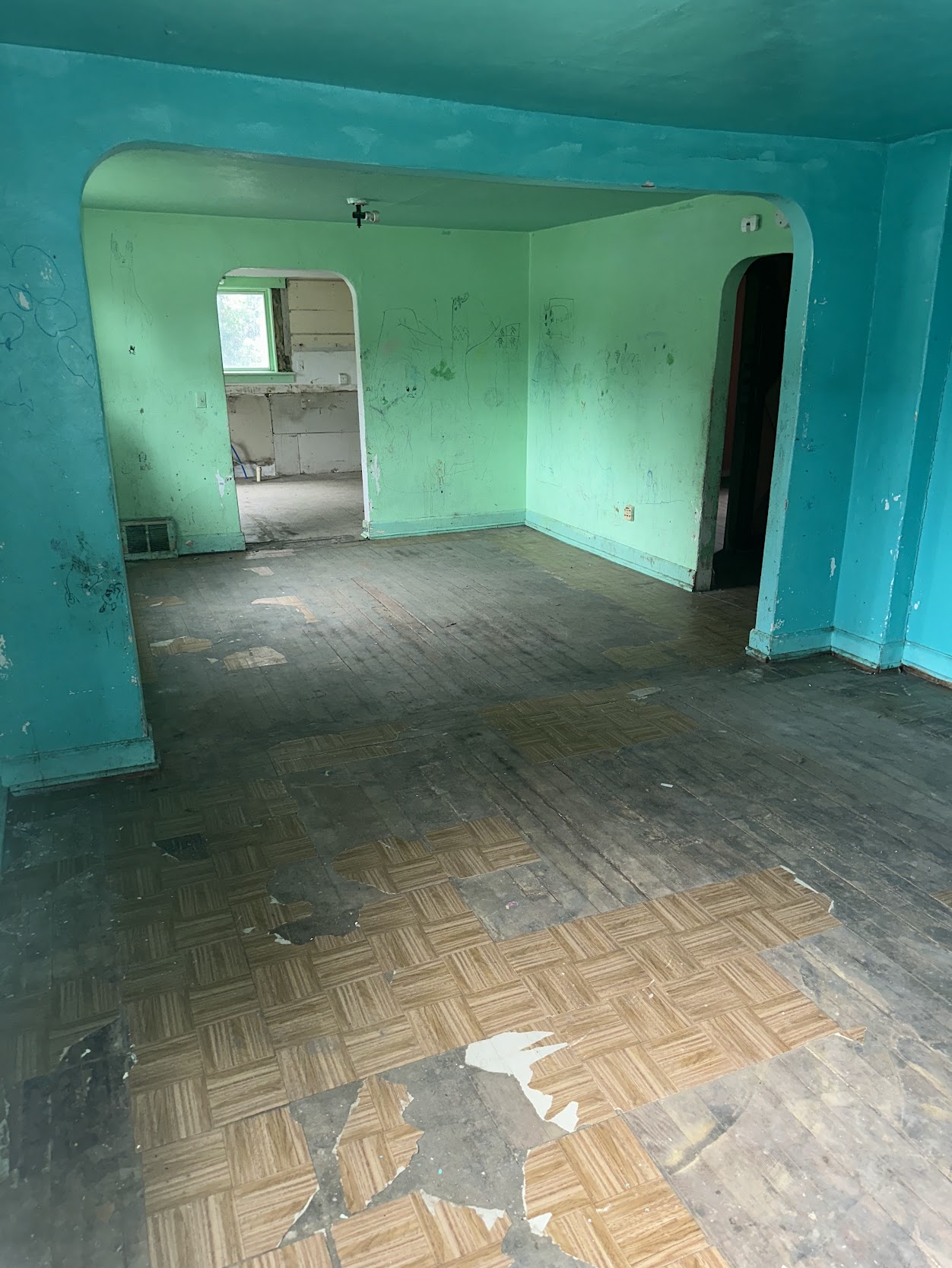 Property image 2 / 8