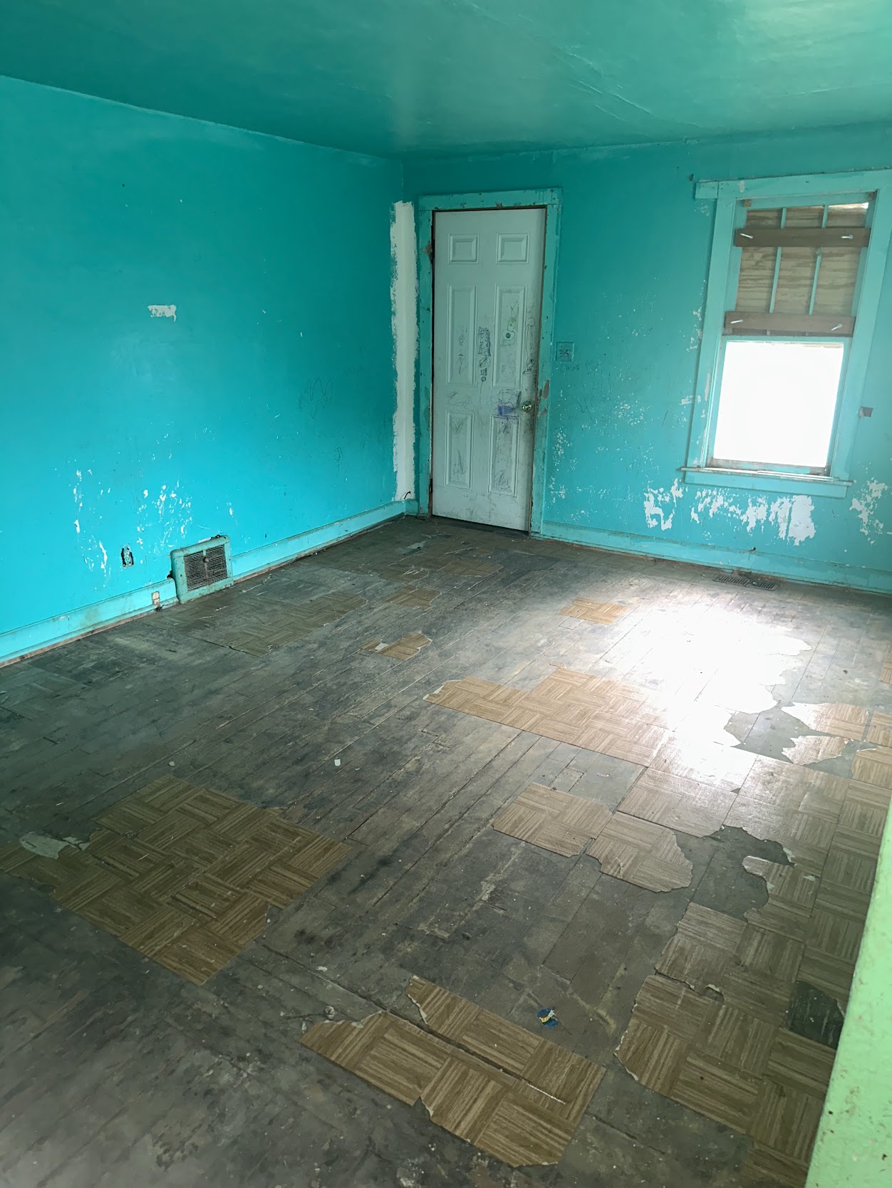 Property image 3 / 8