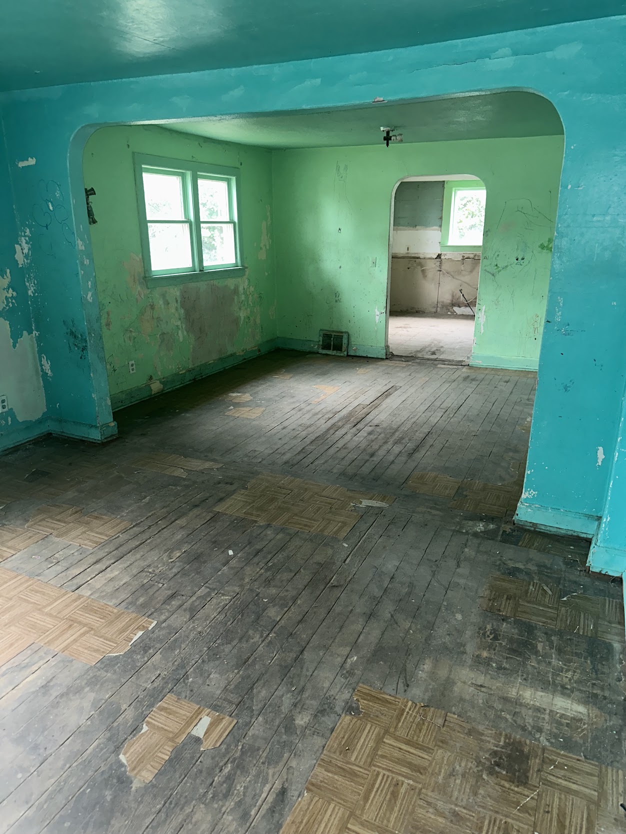 Property image 6 / 8