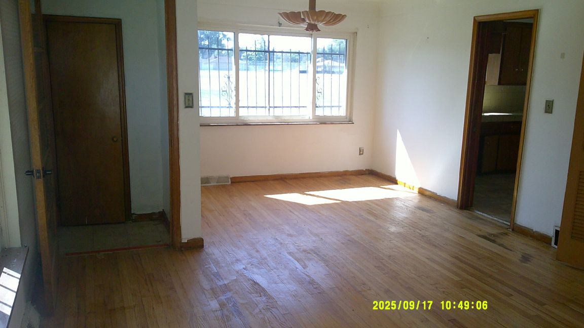 View property gallery image 2