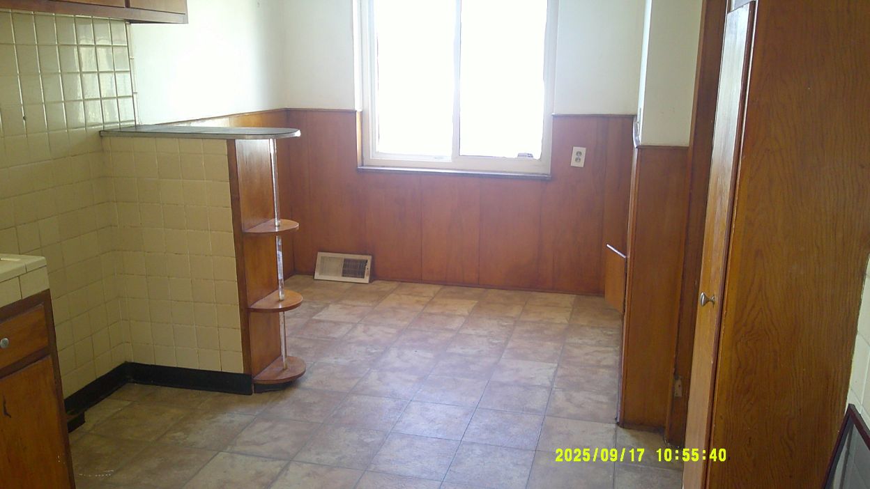 Property image 9 / 16