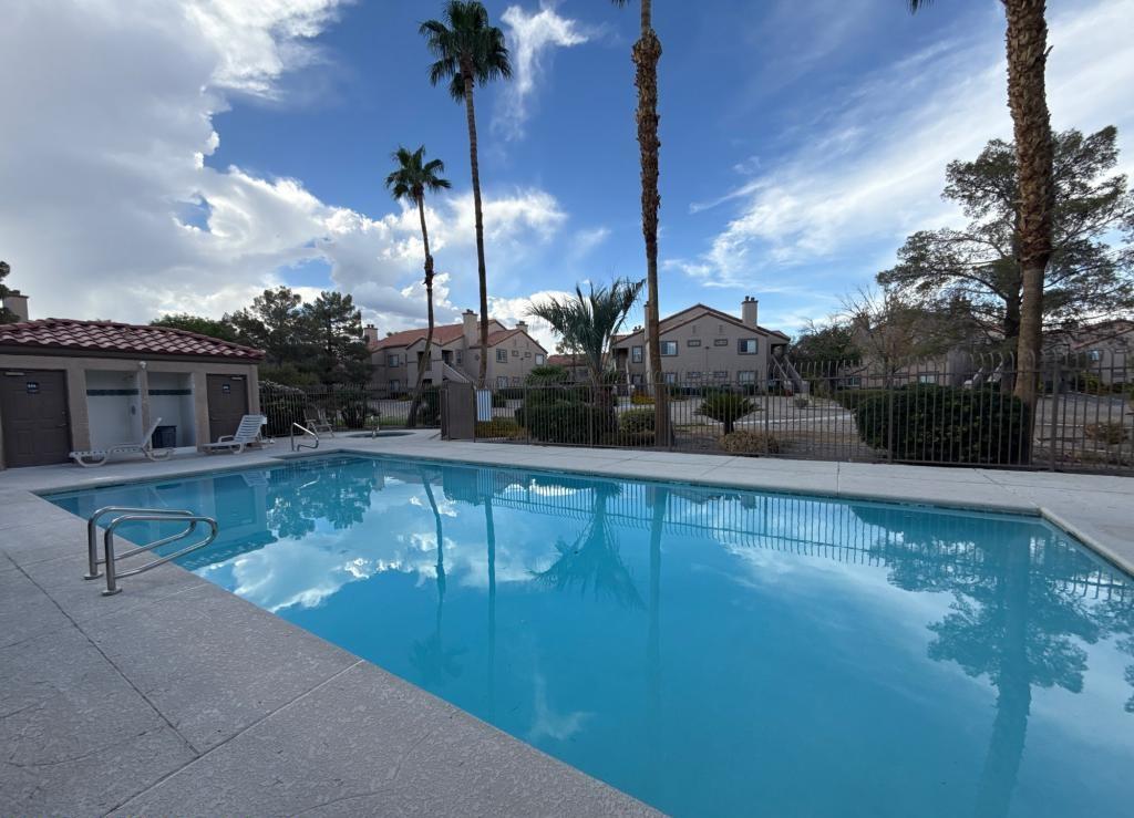 Property image 11 / 13