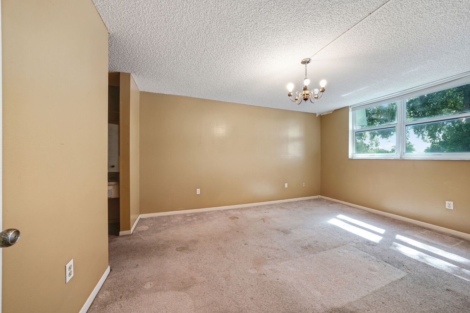 Property image 7 / 14