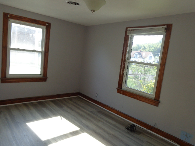 View property gallery image 3