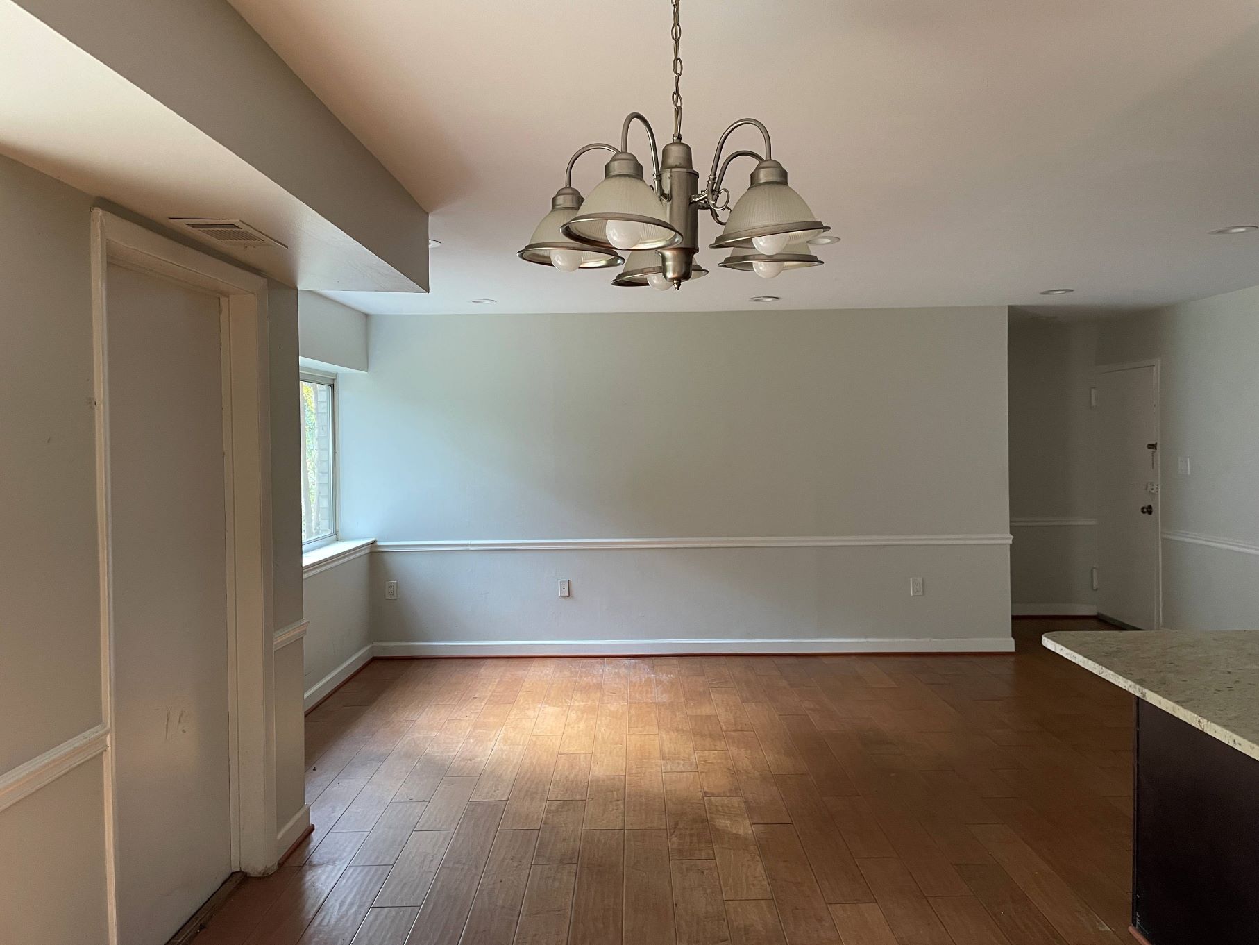 Property image 8 / 12