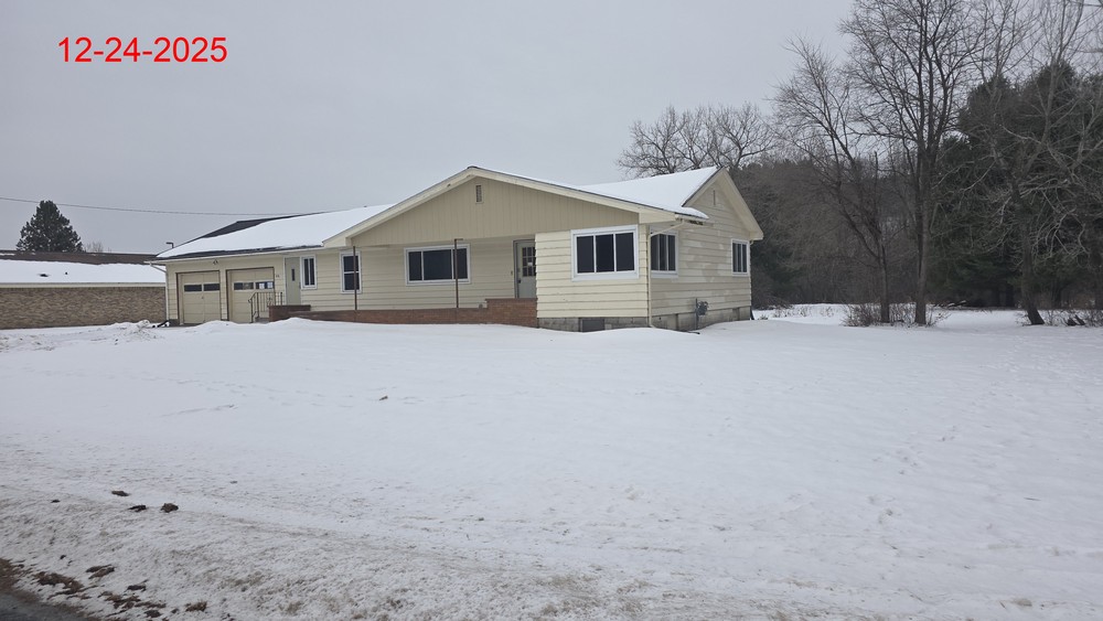Home - 816 1st St, Glenwood City, WI 54013