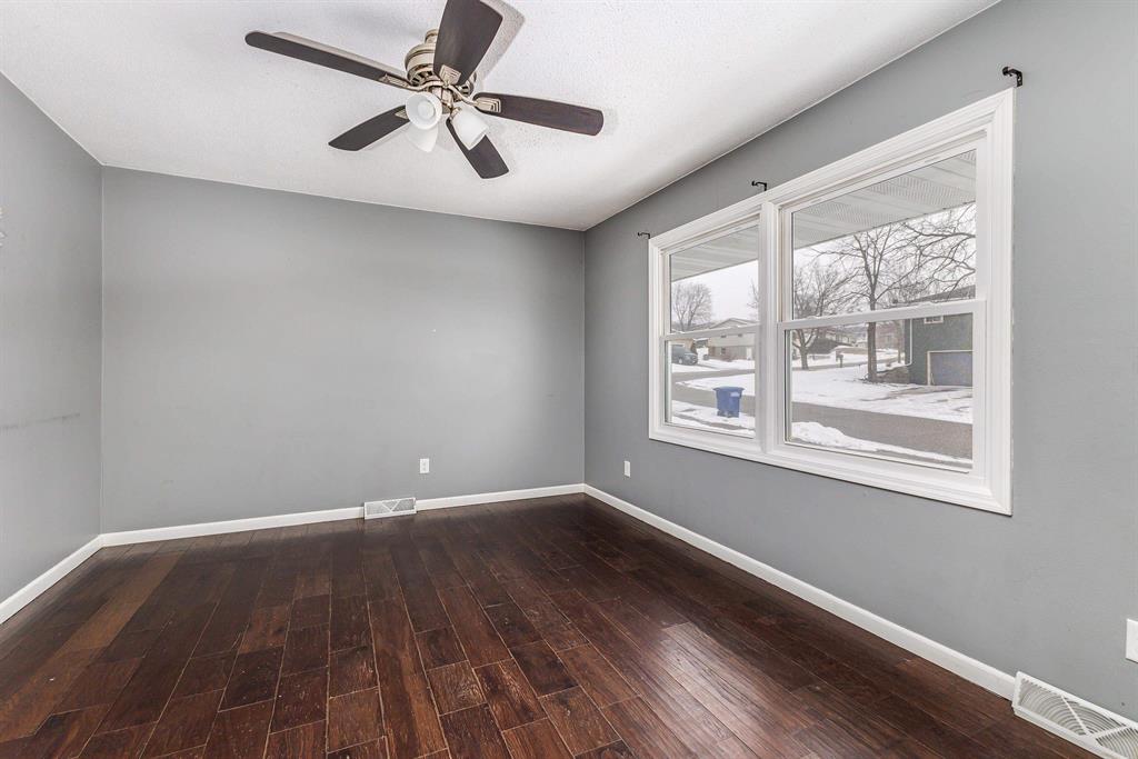 View property gallery image 3