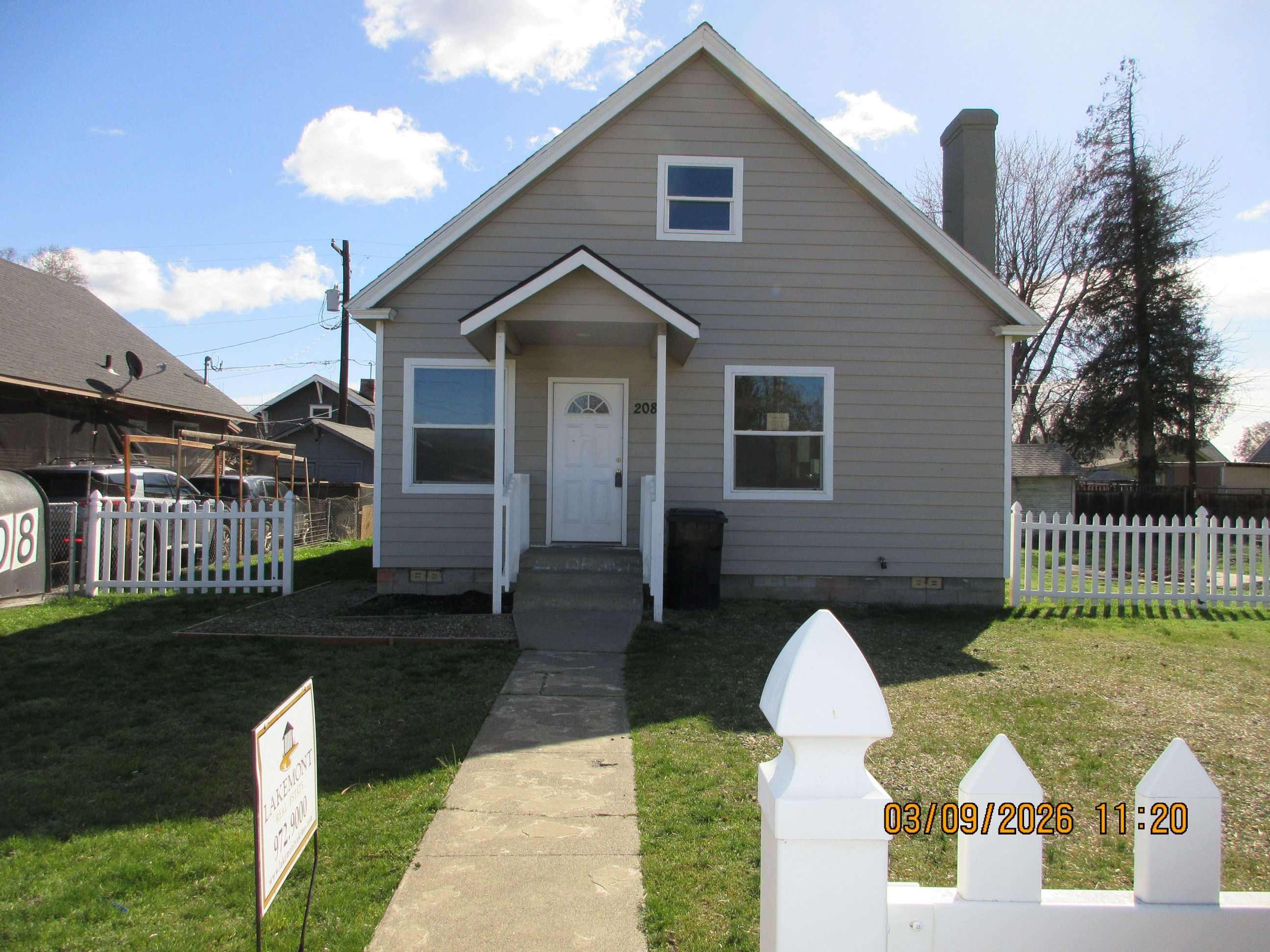 Home - 208 N Alder St, Toppenish, WA 98948