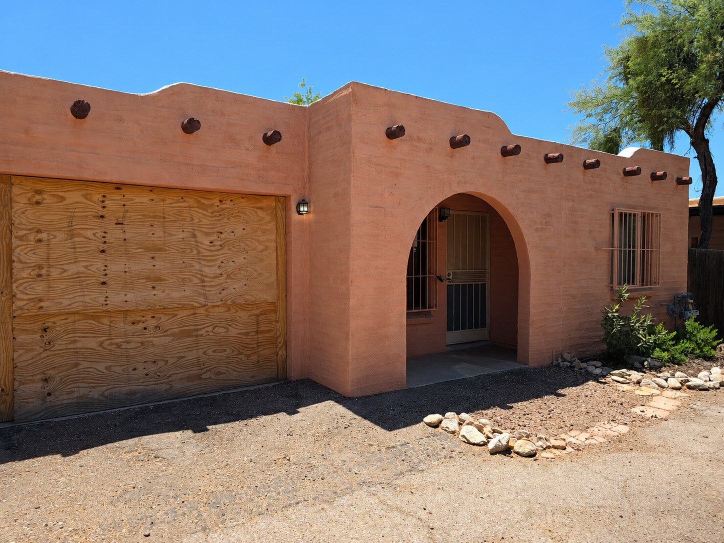 Home - 905 E Mesquite Dr Unit 2, Tucson, AZ 85719