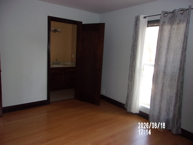 Property image 8 / 13
