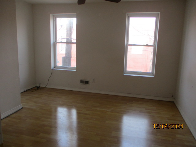View property gallery image 4
