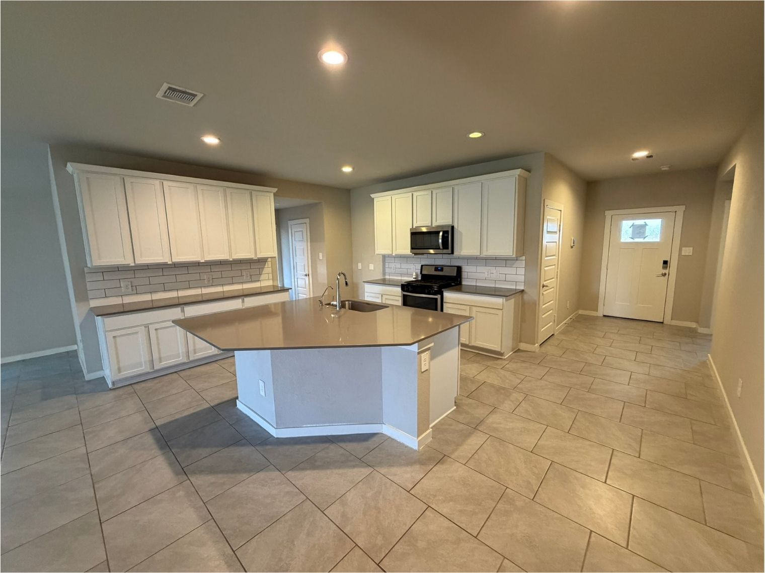 Property image 11 / 19
