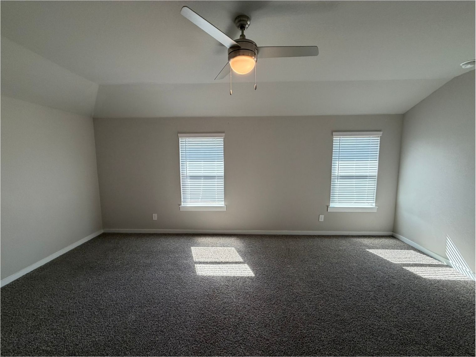 View property gallery image 4
