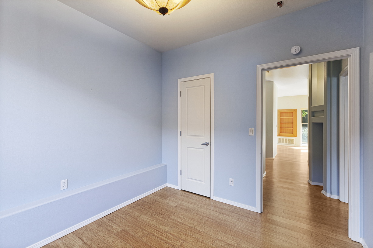 Property image 16 / 21
